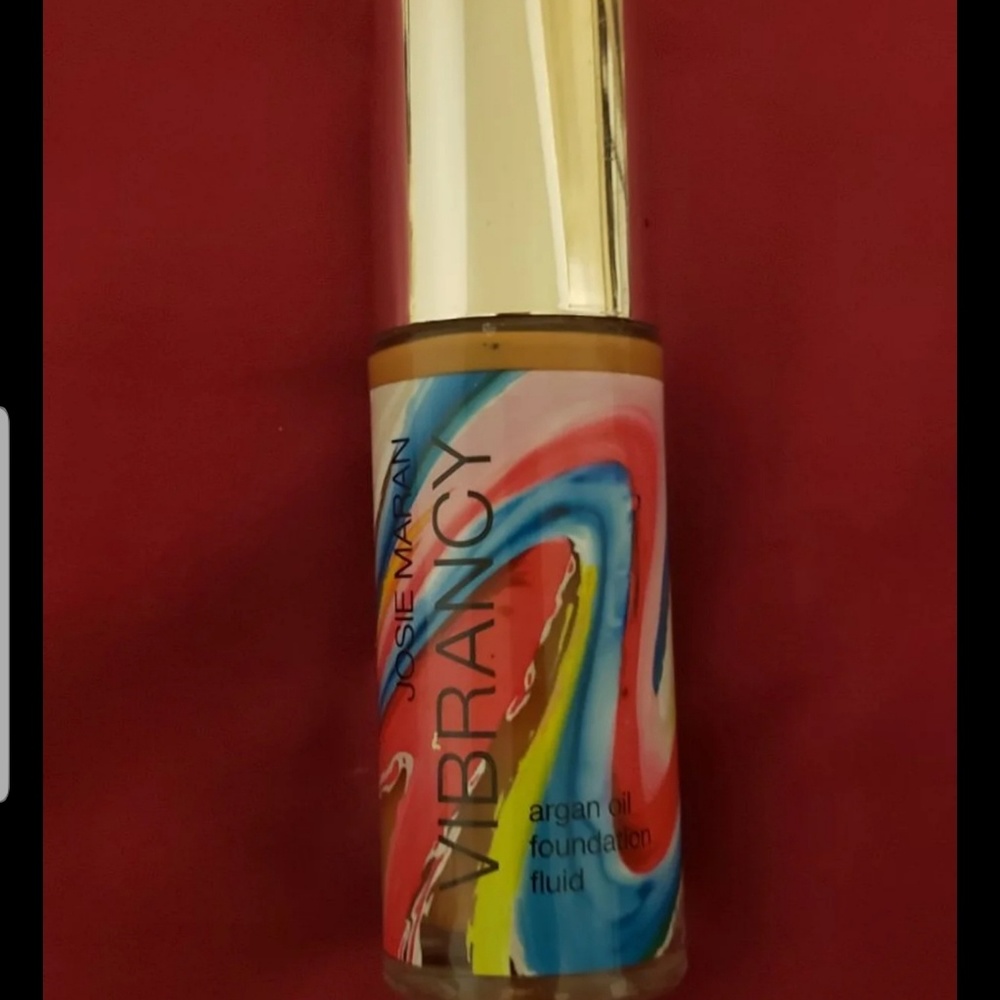 Josie Maran Vibrancy Foundation